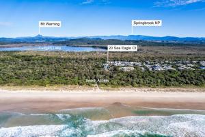 Gallery image of Gone Coastal Family Getaway with Pool in Casuarina in Casuarina