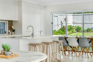 Gallery image of Gone Coastal Family Getaway with Pool in Casuarina in Casuarina +33 photos