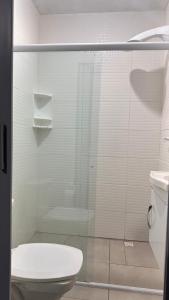 Ένα μπάνιο στο 900m praia, próximo Beto Carrero