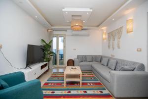 A television and/or entertainment centre at Skyline Premium Properties