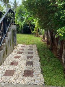 สวนหย่อมนอก Peaceful garden Luna House +8 ภาพ