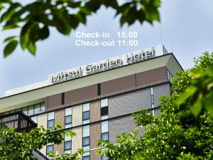 Budova, kde se hotel nachází + 37 fotografií
