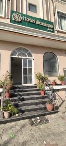 Afbeelding uit fotogalerij van Hotel Sundram in Zirakpur