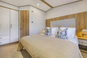 Voodi või voodid majutusasutuse Seaview Holiday Let - Vale Holiday Park at Cardiff Airport toas