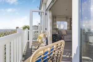 Rõdu või terrass majutusasutuses Seaview Holiday Let - Vale Holiday Park at Cardiff Airport