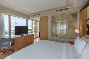 Телевизор и/или развлекательный центр в Radisson Blu Hotel, Doha