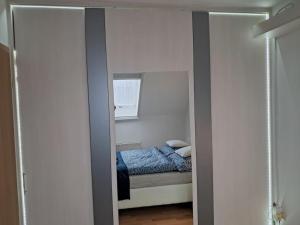 Katil atau katil-katil dalam bilik di Pilikán Apartments Keszthely - Yacht Port Balaton