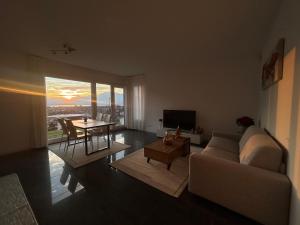 Et opholdsområde på Moderno bilocale vista lago Maggiore