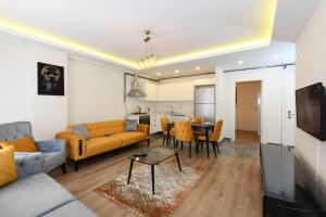 Et opholdsområde på Kardes Apartment