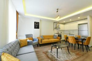 Et opholdsområde på Kardes Apartment