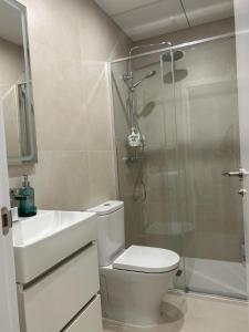 Ένα μπάνιο στο Apartamentos Gravina +9 φωτογραφίες