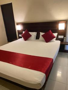 Postel nebo postele na pokoji v ubytování MercuryFM 101 Yarl Mercury Inn - Jaffna