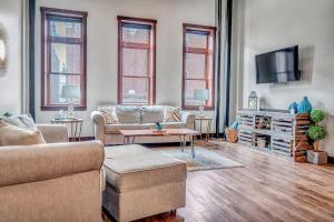 拉克罗斯2 BR La Crosse 2 Blocks to La Crosse Center的相册照片