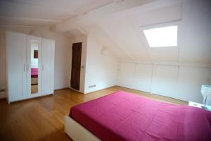 Кровать или кровати в номере Ampio bilocale centralissimo, Firenze