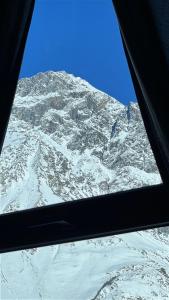 Pemandangan gunung umum atau pemandangan gunung yang diambil dari hotel