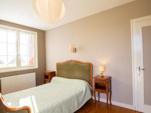 Voodi või voodid majutusasutuse Évasion en Dordogne: Maison au bord de l'eau avec parking privé - FR-1-616-413 toas