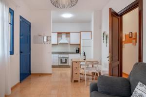 Kuchyňa alebo kuchynka v ubytovaní Precioso Apartamento En Lanzarote