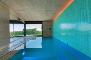 The swimming pool at or close to Villa Infinity Barcelona Még 30 kép