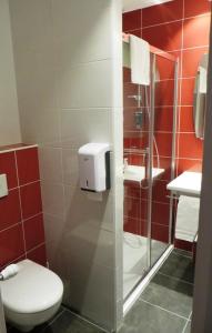 Ένα μπάνιο στο Brit Hotel Dijon Hermes