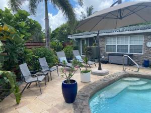 Bazén v ubytování Wilton Manors A Mens Oasis nebo v jeho okolí