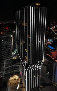 Foto dalla galleria di St Julian's Mercury Tower high floor Studio Apartment in the Sky in Tallest Zaha Hadid Tower in Malta a San Giuliano