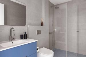 Ένα μπάνιο στο Luxury Studio Beach Flat 526 +18 φωτογραφίες