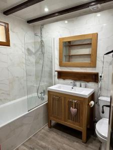 Ένα μπάνιο στο Maison Bolquere 3 chambres +9 φωτογραφίες