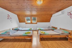 Postel nebo postele na pokoji v ubytování Ubytování nad Bisonem