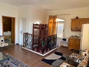 A kitchen or kitchenette at روف الميراچ Roof Meriage