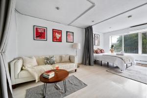 Postel nebo postele na pokoji v ubytování Chinatown Essential 2 Bedroom 900 square feet + 9 fotografií