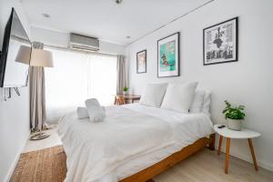 Gambar di galeri bagi Chinatown Essential 2 Bedroom 900 square feet di New York