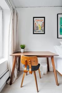 Gambar di galeri bagi Chinatown Essential 2 Bedroom 900 square feet di New York