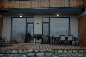Balkón nebo terasa v ubytování Luxury Villas in Alazani Valley Residence