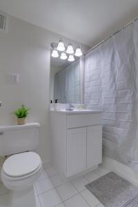 Bany a Prime Location! 2BR Apartment in Crystal City