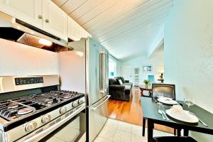 Kuchyň nebo kuchyňský kout v ubytování OB Pier 3