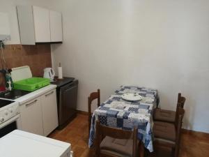 Kuchyňa alebo kuchynka v ubytovaní Apartment Milu