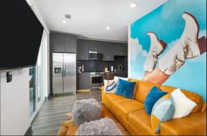 Köök või kööginurk majutusasutuses Muse- Morgan Wallen Speakeasy and Giant Balcony