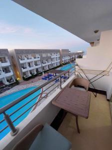 Bazén v ubytování Cecilia resort منتجع سيسيليا nebo v jeho okolí