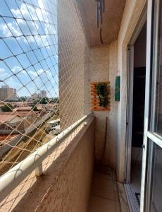 Μπαλκόνι ή βεράντα στο Apt 8 min do centro de Piracicaba, 30 min Thermas São Pedro