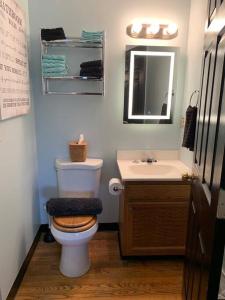 Billede fra billedgalleriet på 1-BR 2nd Floor Queen Bed, Fast Wi-Fi, C5 i Wallingford