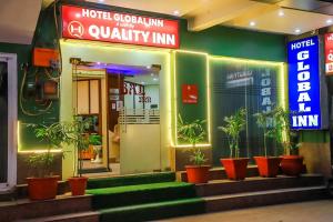Certifikát, hodnocení, plakát nebo jiný dokument vystavený v ubytování Hotel Global Inn by Quality Inn