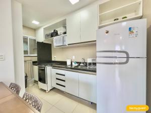 مطبخ أو مطبخ صغير في Beach Way | Porto das Dunas - CE