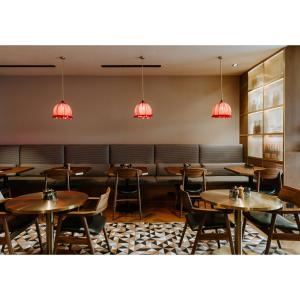 The Motley Hotel Richmond, Tapestry Collection by Hilton的休息区