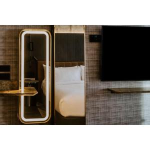 The Motley Hotel Richmond, Tapestry Collection by Hilton的电视和/或娱乐中心