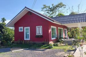 Aed väljaspool majutusasutust Mimi Cottage - Vacation home good for 4-8 people