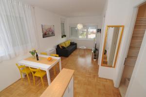 Posedenie v ubytovaní Amaros Apartment