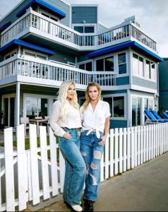 Επισκέπτες που μένουν στο 90210 Beach House Lower Unit