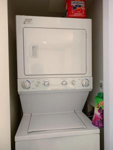 Afbeelding uit fotogalerij van DOWNTOWN AmazingView 2BD2BA FreeParking in Vancouver