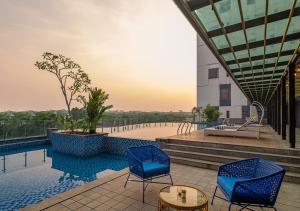 Bazén v ubytování PRIME PARK Hotel & Convention Pekanbaru nebo v jeho okolí