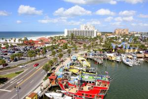 Gallery image of Pier House 60 Clearwater Beach Marina Hotel in Clearwater Beach